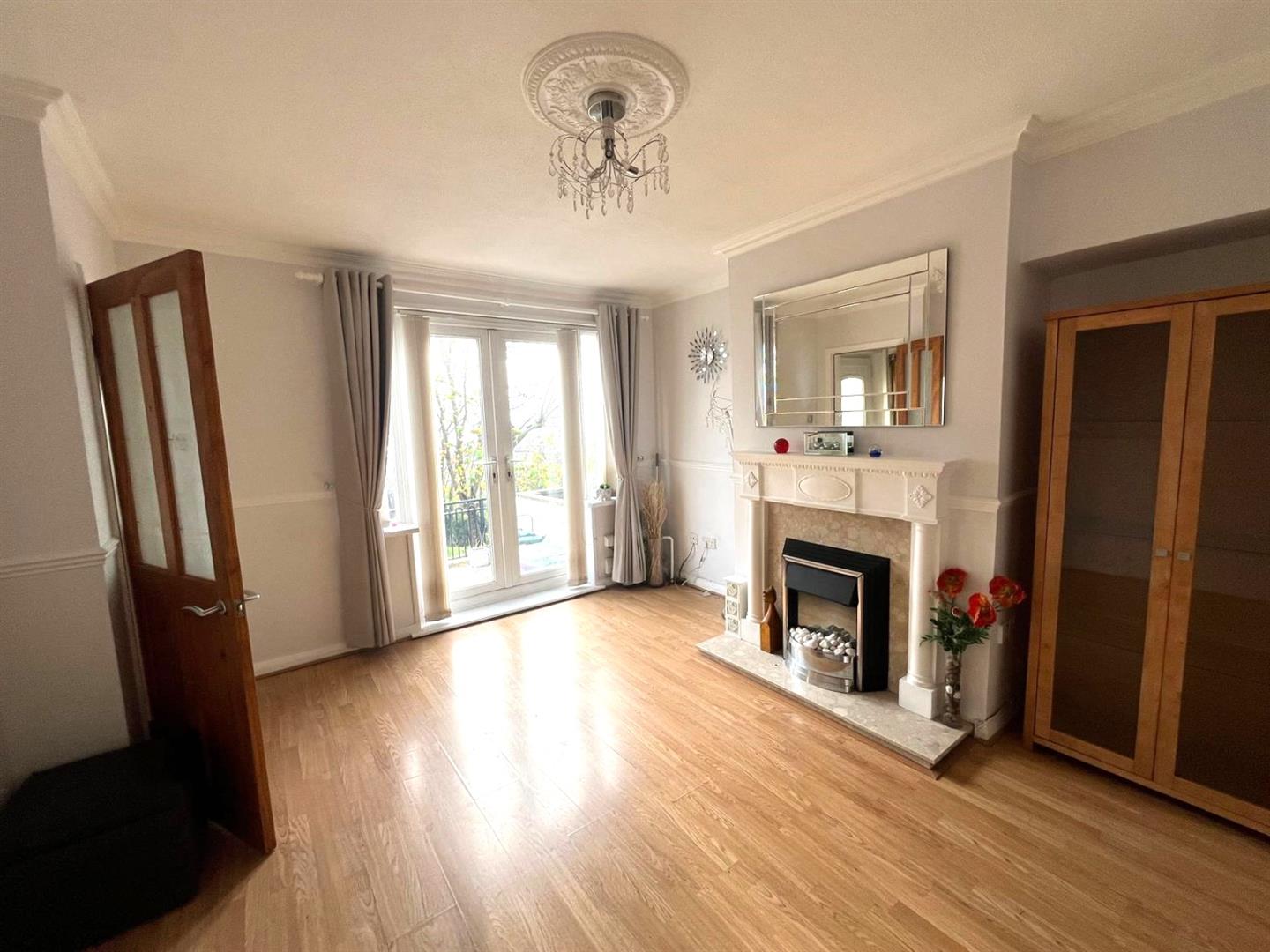 Gwynne Terrace, St. Thomas, Swansea, SA1 8HP